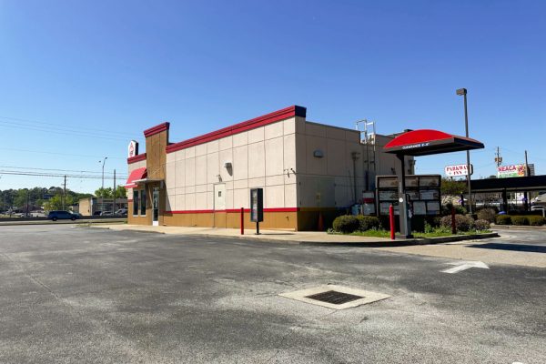 1220 Memorial Parkway